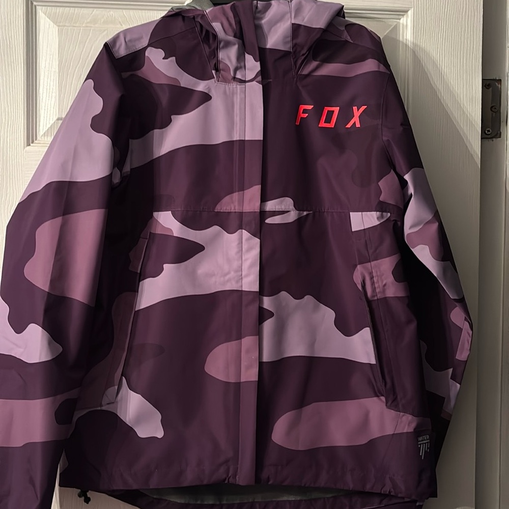 Fox waterproof ranger jacket. Purple camouflage print. Women’s medium.